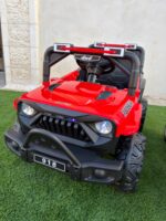 ⁦سيارة كهربائية للأطفال (بتصميم مستوحى من سيارات ميني كوبر / Mini Cooper Style Ride-On Car).⁩ - الصورة ⁦3⁩