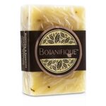 صابون طبيعي من ماركة "بوتانيفيك" (Botanifique)،